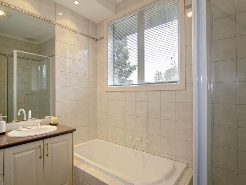 30 Roger Street, Doncaster East VIC 3109