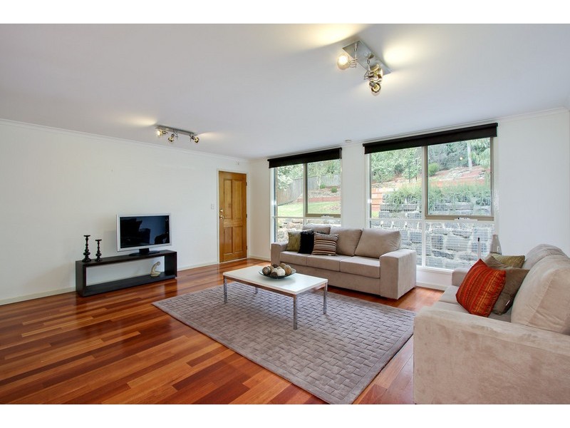 25 Felix Crescent, Ringwood North VIC 3134