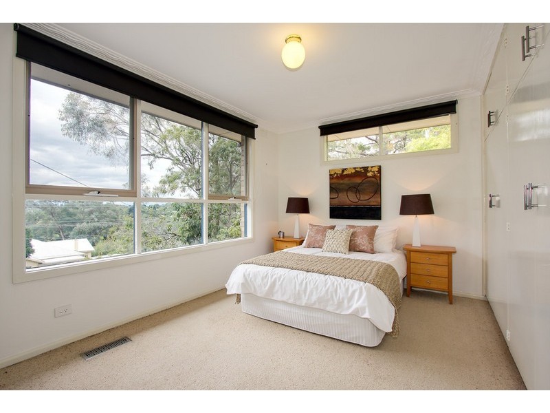 25 Felix Crescent, Ringwood North VIC 3134