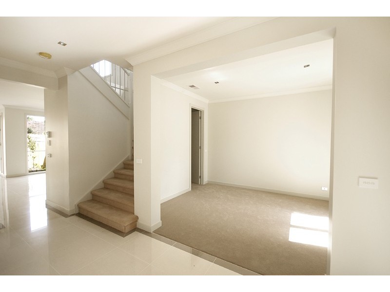 111 Rose Avenue, Templestowe Lower VIC 3107