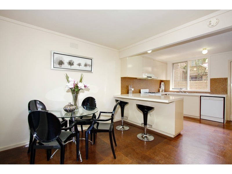 13/18 Peter Street, Doncaster East VIC 3109