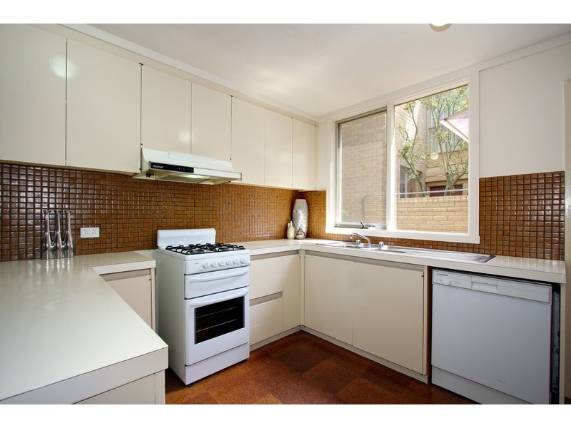 13/18 Peter Street, Doncaster East VIC 3109