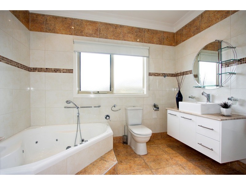 32 Ayr Street, Doncaster VIC 3108