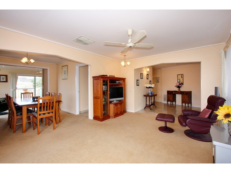 2 Maxia Road, Doncaster East VIC 3109