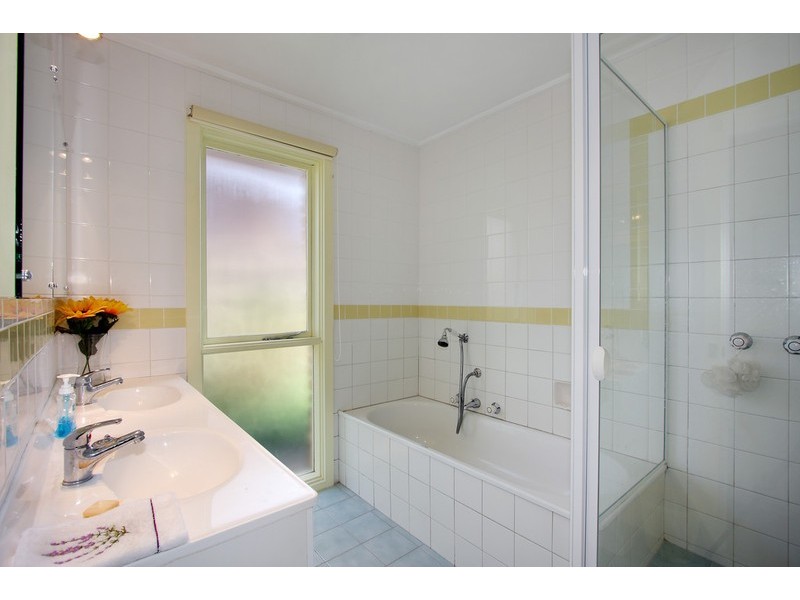 2 Maxia Road, Doncaster East VIC 3109