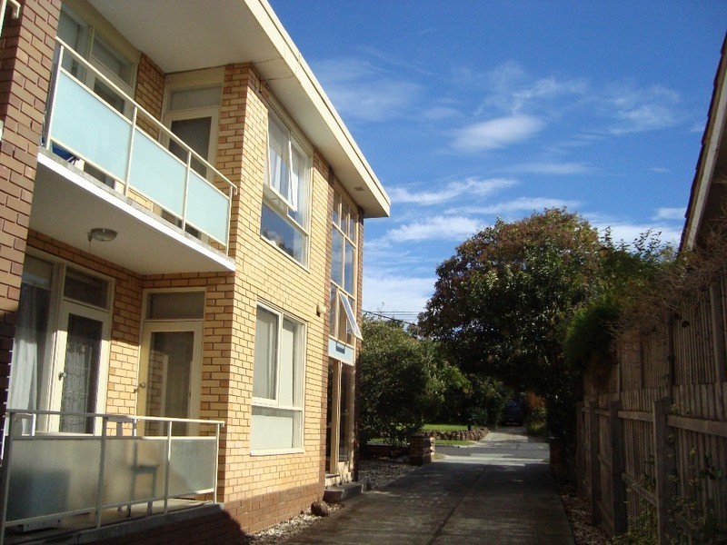 4/30 Hartwood Street, Kew East VIC 3102