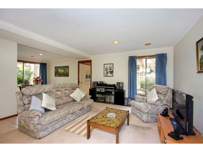 17 Latrobe Court, Croydon Hills VIC 3136