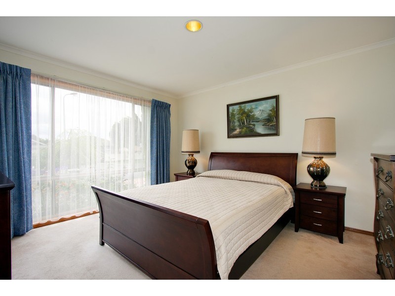 17 Latrobe Court, Croydon Hills VIC 3136