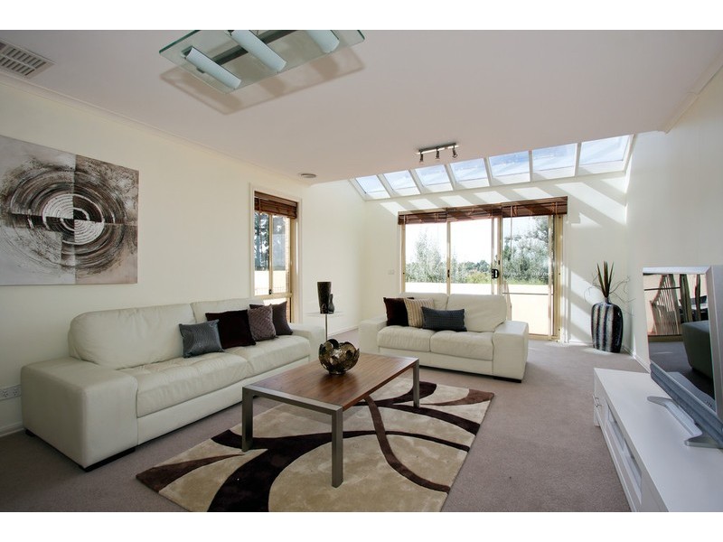 4/32 Larkspur Ave, Doncaster VIC 3108