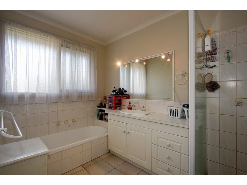 2/4 Springfield Road, Blackburn North VIC 3130