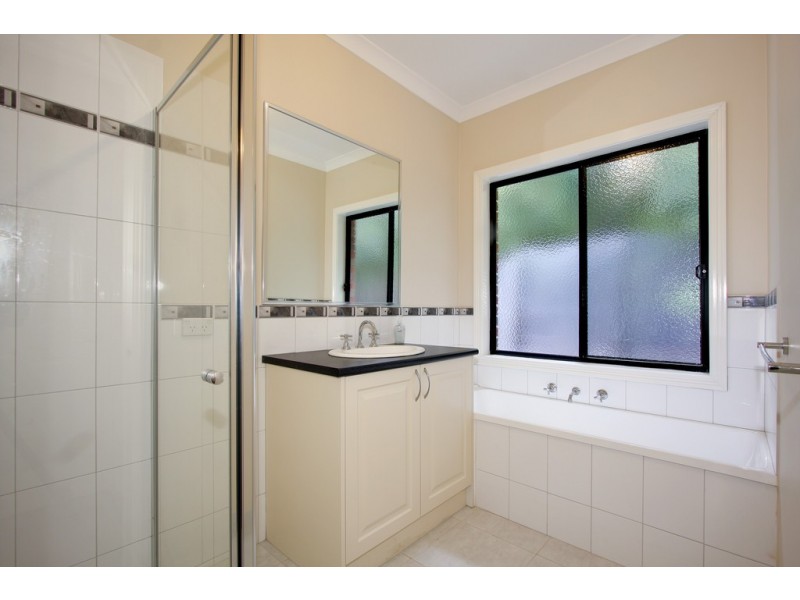 2/13 Rangeview Road, Donvale VIC 3111