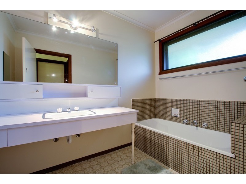 95 Hull Road, Croydon VIC 3136