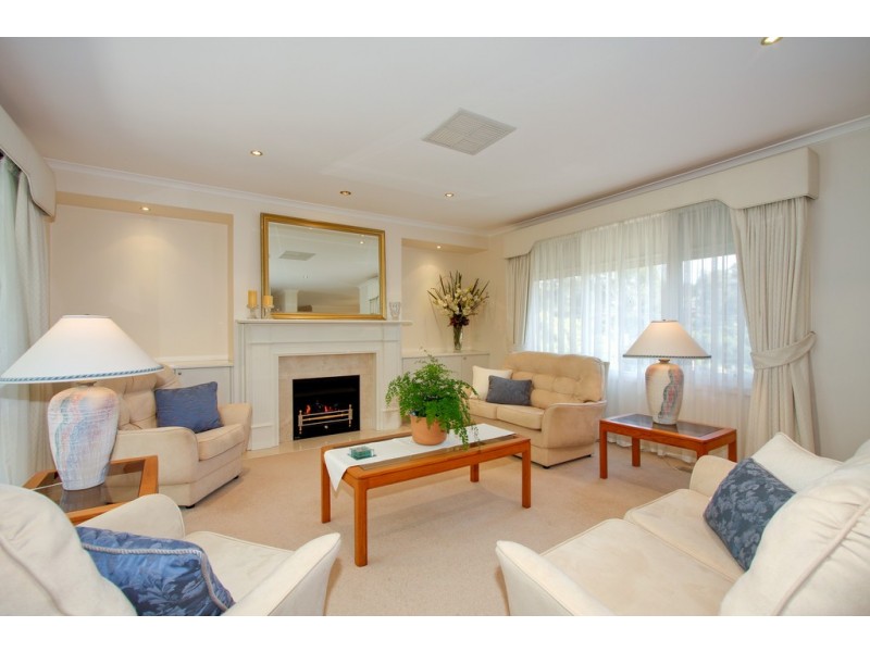 25 Montpellier Crescent, Templestowe Lower VIC 3107