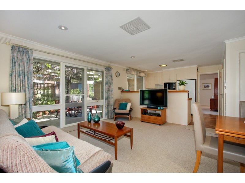 25 Montpellier Crescent, Templestowe Lower VIC 3107