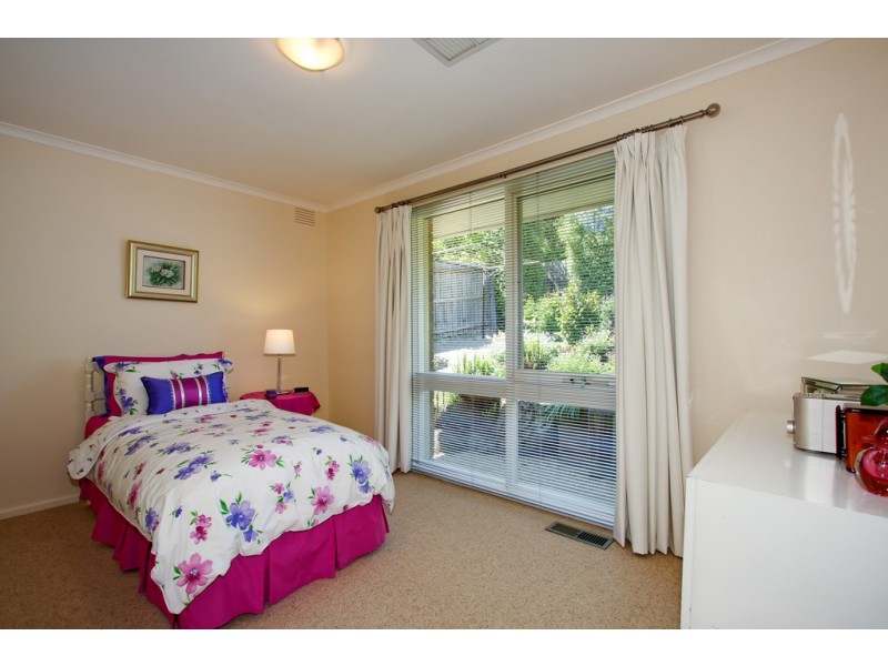25 Montpellier Crescent, Templestowe Lower VIC 3107