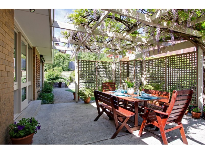 25 Montpellier Crescent, Templestowe Lower VIC 3107