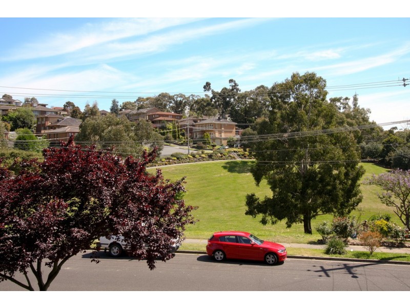25 Montpellier Crescent, Templestowe Lower VIC 3107