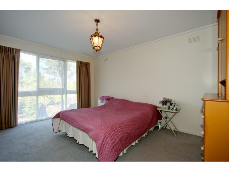 11 Rangeview Road, Donvale VIC 3111