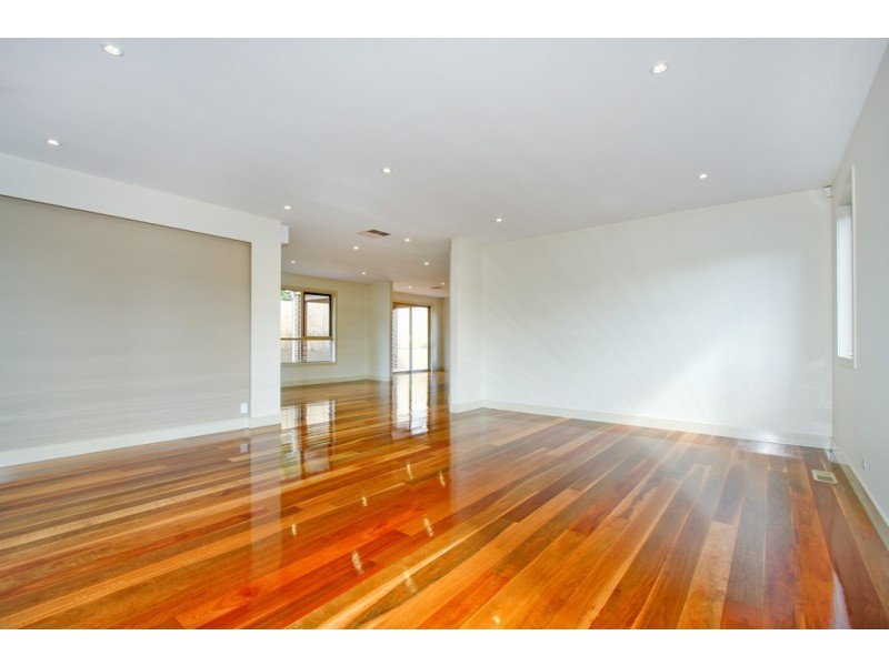 2/2 Marshall Avenue, Doncaster VIC 3108