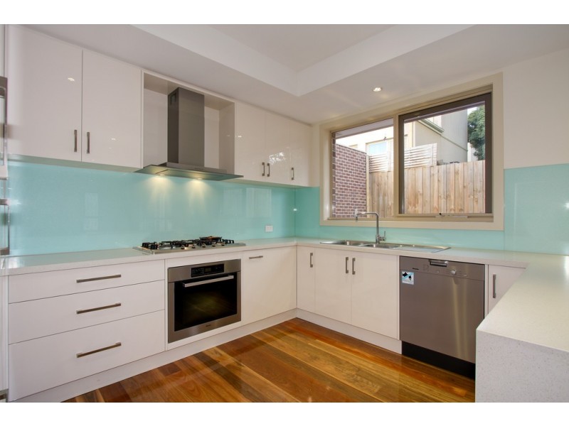 2/2 Marshall Avenue, Doncaster VIC 3108