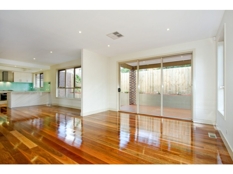 2/2 Marshall Avenue, Doncaster VIC 3108