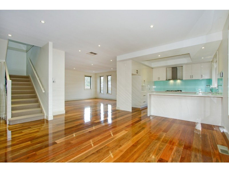 2/2 Marshall Avenue, Doncaster VIC 3108
