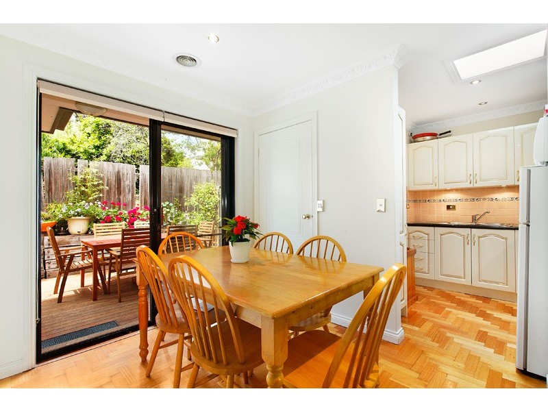 2/8 Marshall Avenue, Doncaster VIC 3108