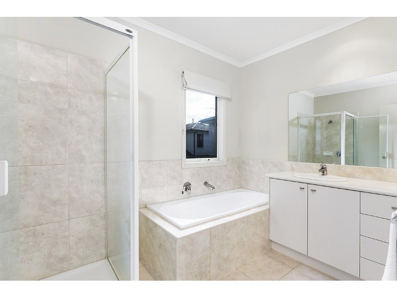 33 St Clems Road, Doncaster East VIC 3109