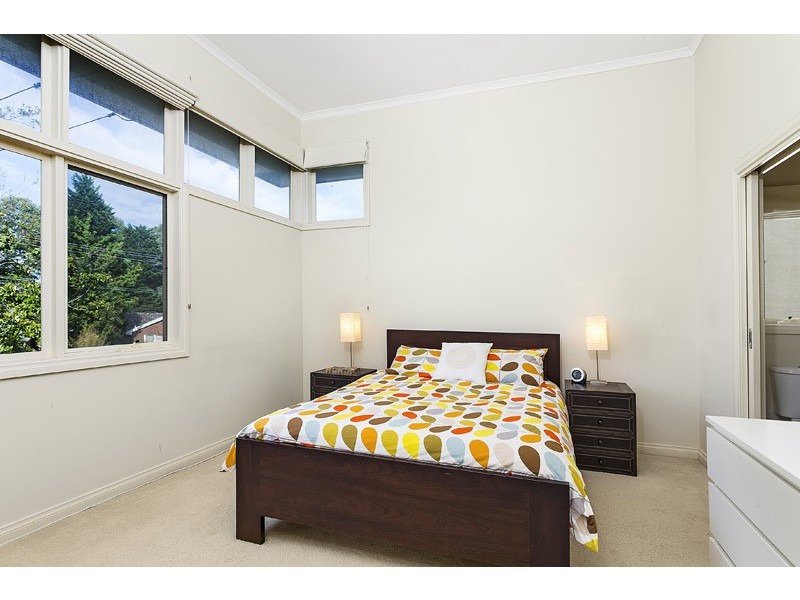 33 St Clems Road, Doncaster East VIC 3109