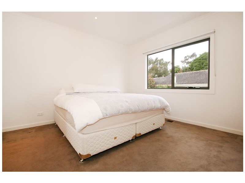 2/22 Warnes Road, Mitcham VIC 3132