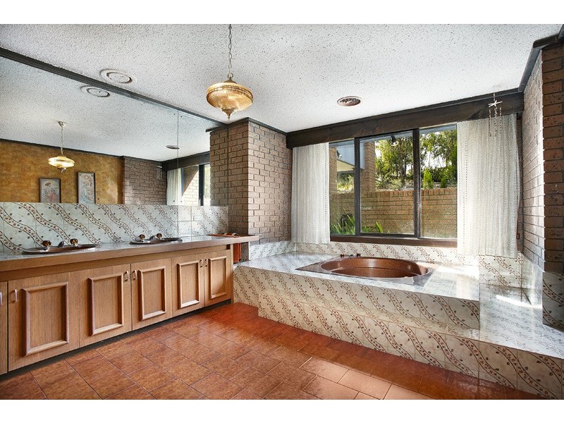 217-225 Tindals Rd, Donvale VIC 3111