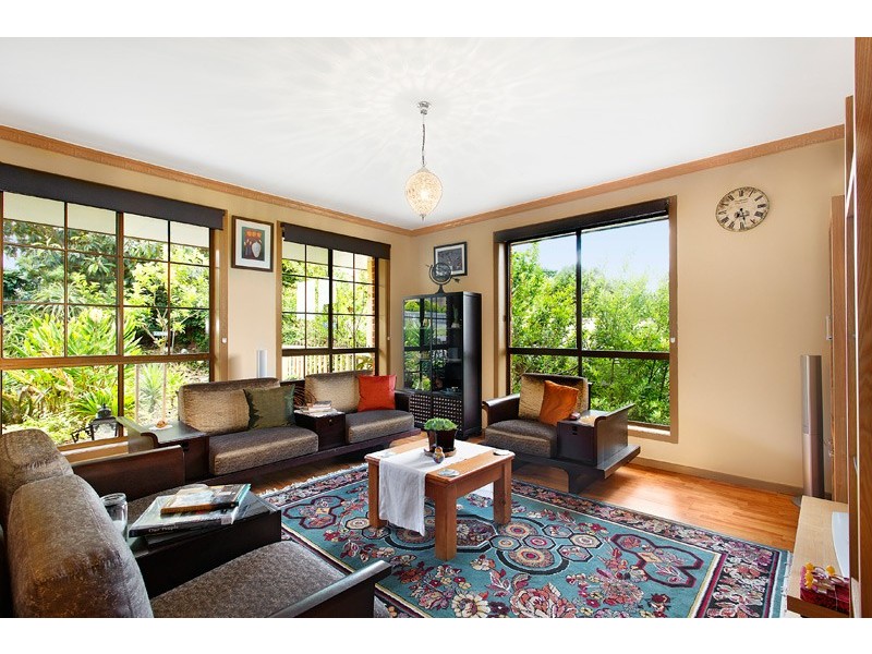 8 Pickering Place, Doncaster East VIC 3109