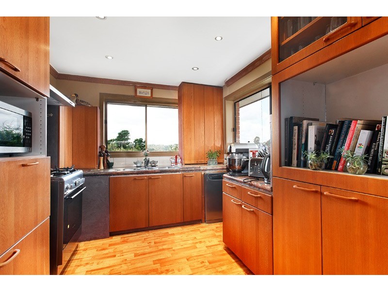 8 Pickering Place, Doncaster East VIC 3109