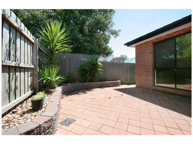 2/8 Oakwood Avenue, Dandenong North VIC 3175