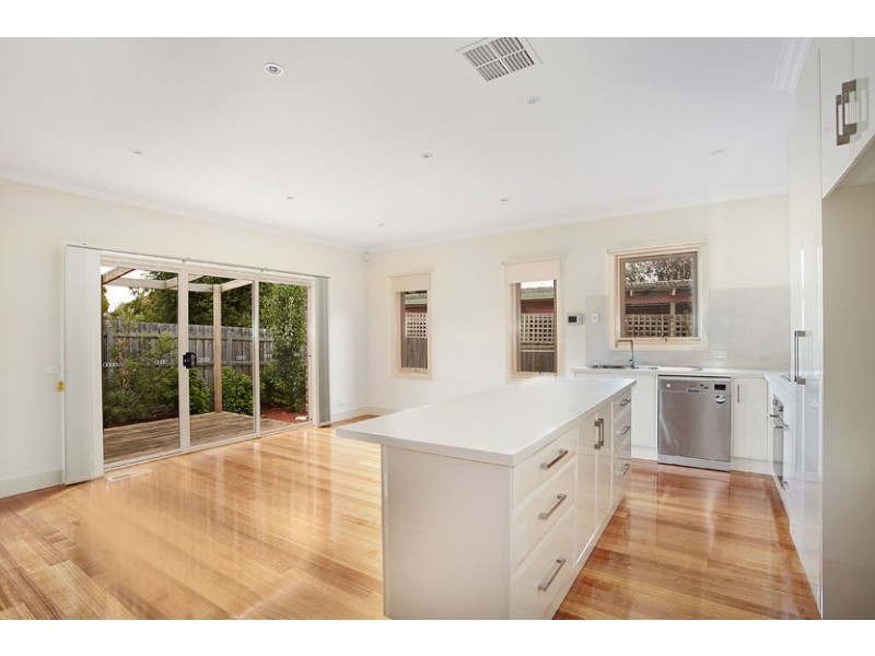 3/2 Hamilton Crescent, Doncaster East VIC 3109