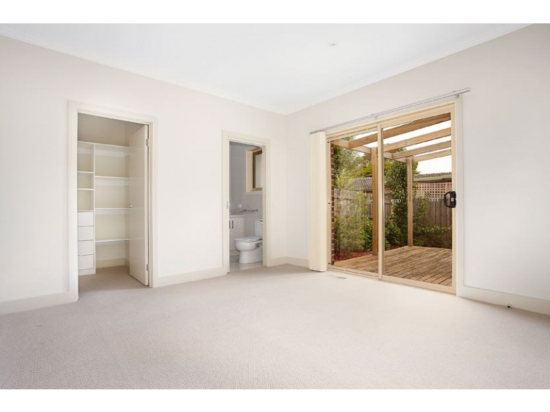 3/2 Hamilton Crescent, Doncaster East VIC 3109