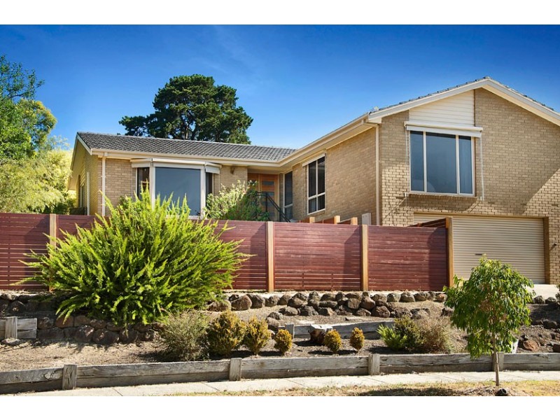 32 Santa Rosa Boulevard, Doncaster East VIC 3109