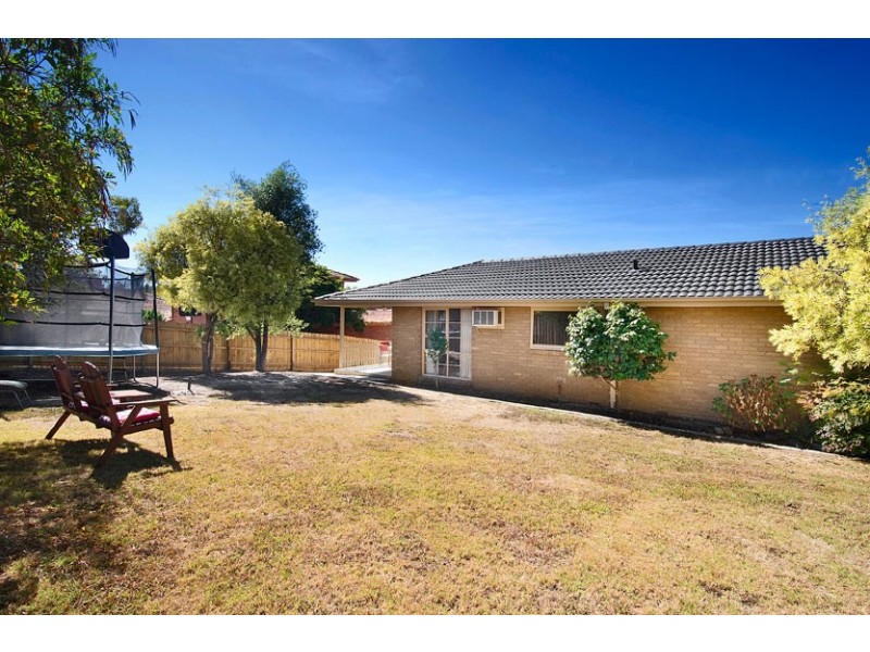32 Santa Rosa Boulevard, Doncaster East VIC 3109