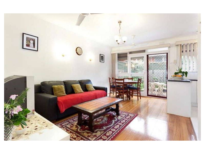 2/20 Wetherby Rd, Doncaster VIC 3108