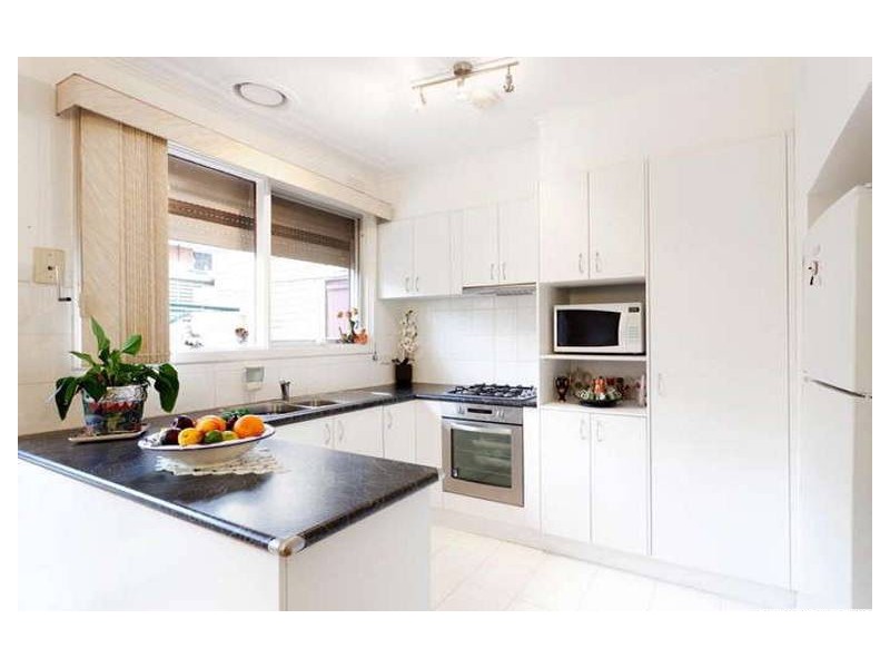 2/20 Wetherby Rd, Doncaster VIC 3108