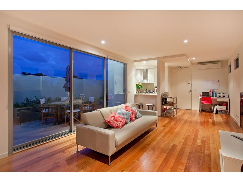 15/13 Winifred Street, Essendon VIC 3040