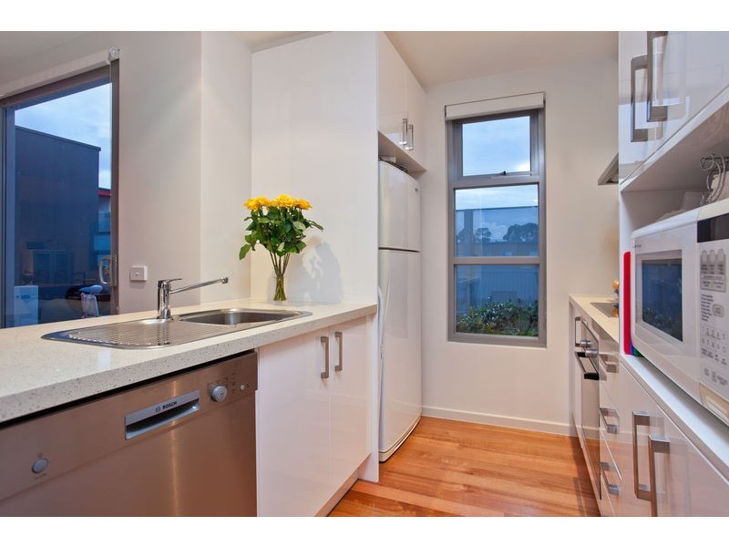 15/13 Winifred Street, Essendon VIC 3040