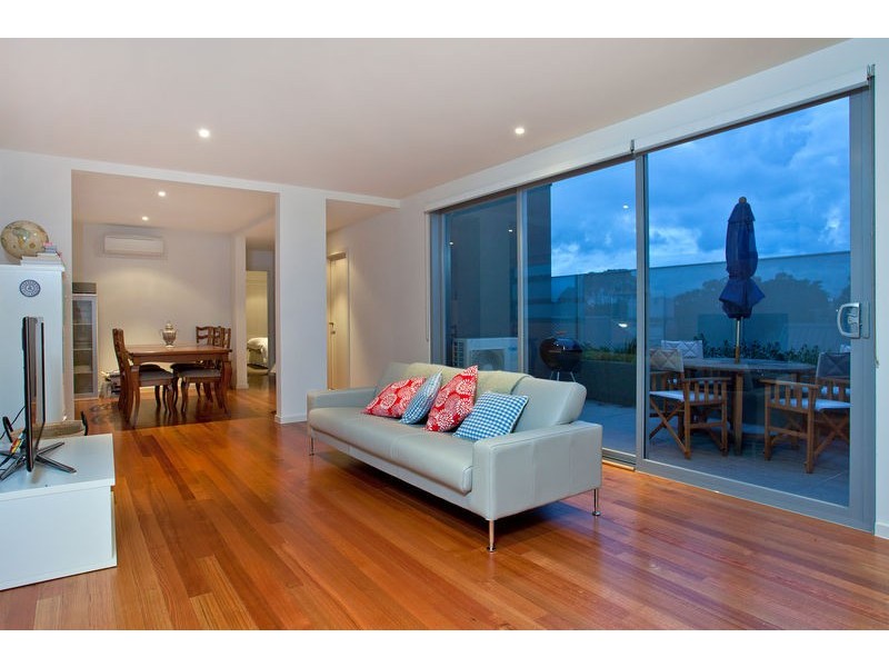 15/13 Winifred Street, Essendon VIC 3040