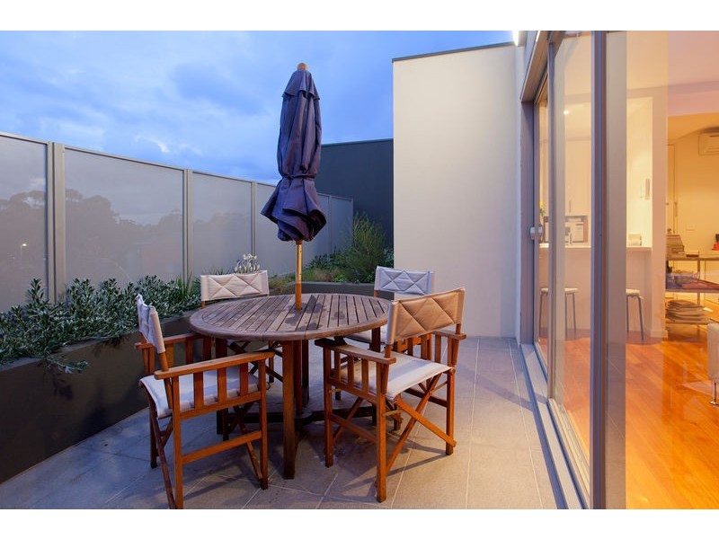 15/13 Winifred Street, Essendon VIC 3040