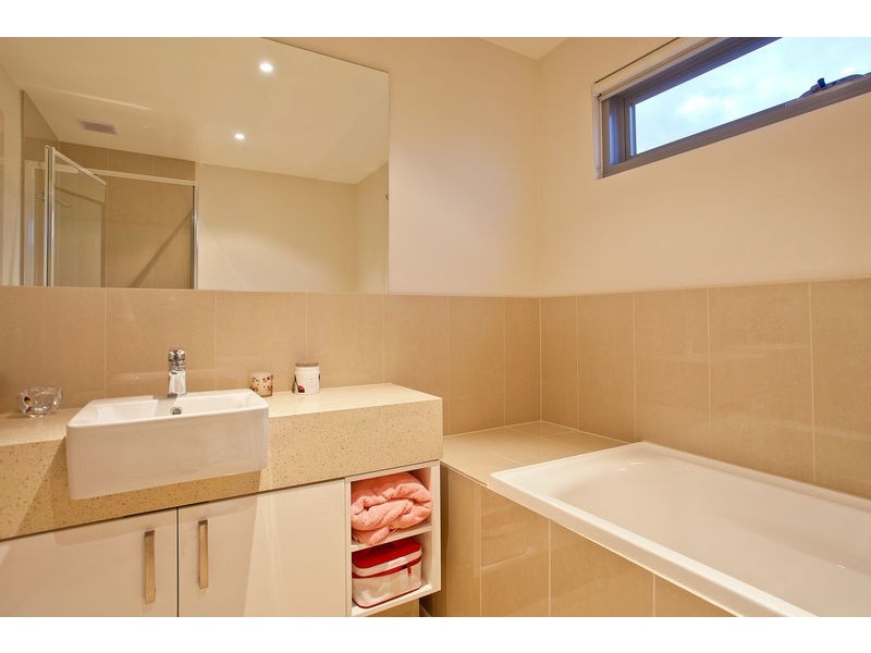 15/13 Winifred Street, Essendon VIC 3040