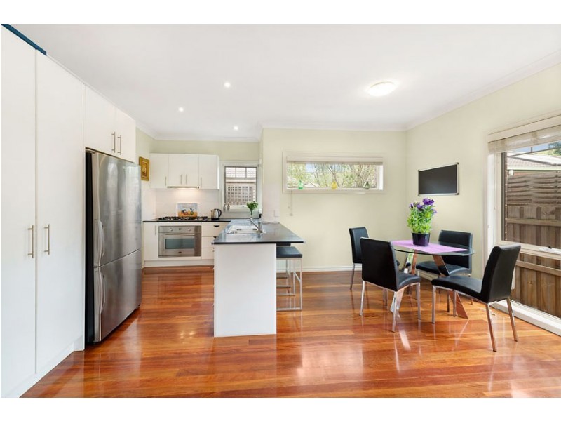 2/7 Mitchell Road, Mont Albert North VIC 3129