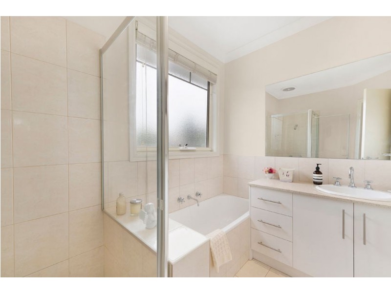 2/7 Mitchell Road, Mont Albert North VIC 3129