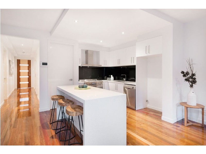 16 Bareena Grove, Doncaster East VIC 3109