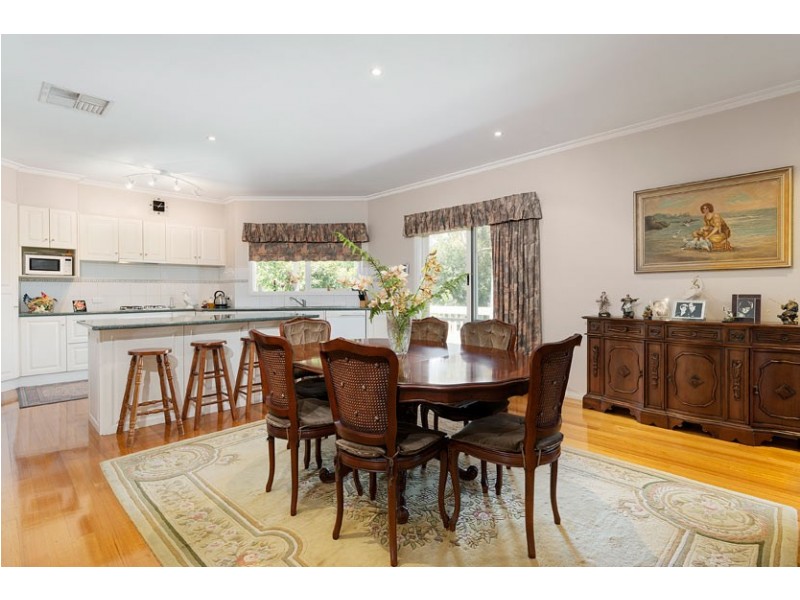4A Thea Grove, Doncaster East VIC 3109