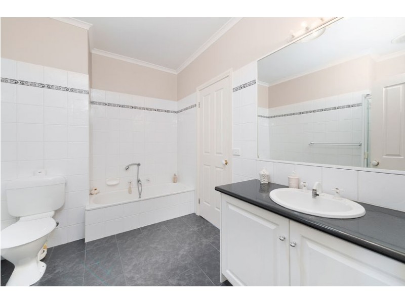 4A Thea Grove, Doncaster East VIC 3109